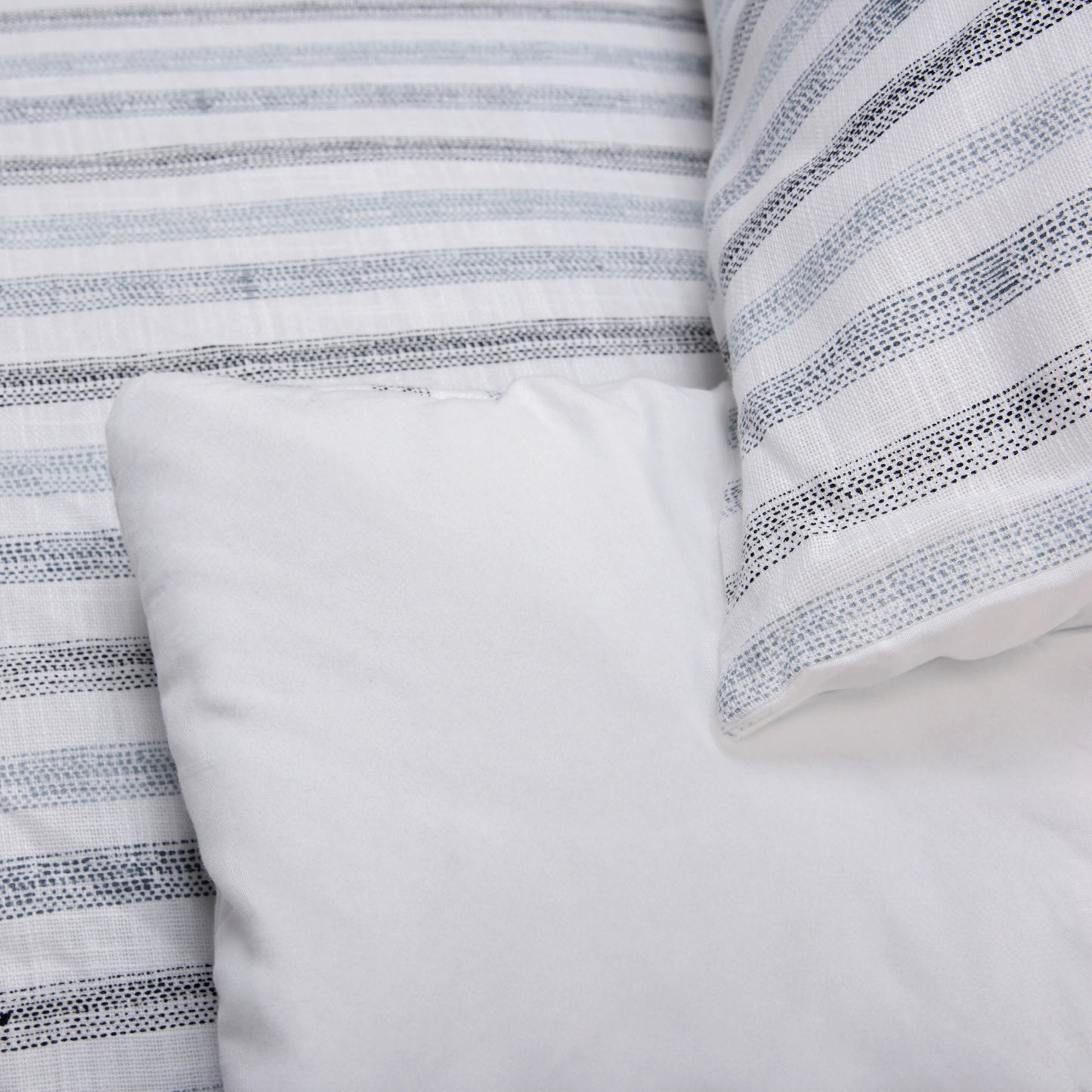 004 SI-2145249,SI-2145250 | Closeup | Miami Bedding by HedgeApple Essentials. Made from cotton slub, polyester in a modern style.
