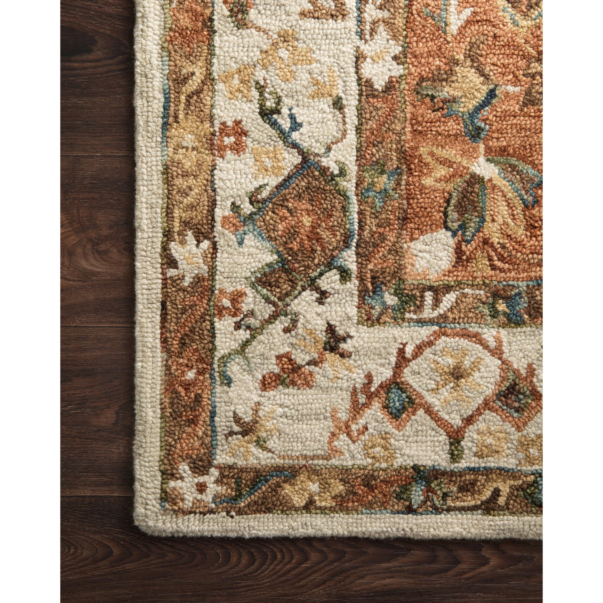 Beatty BEA-01 Rug by Loloi. Made from 100% wool in a traditional style.