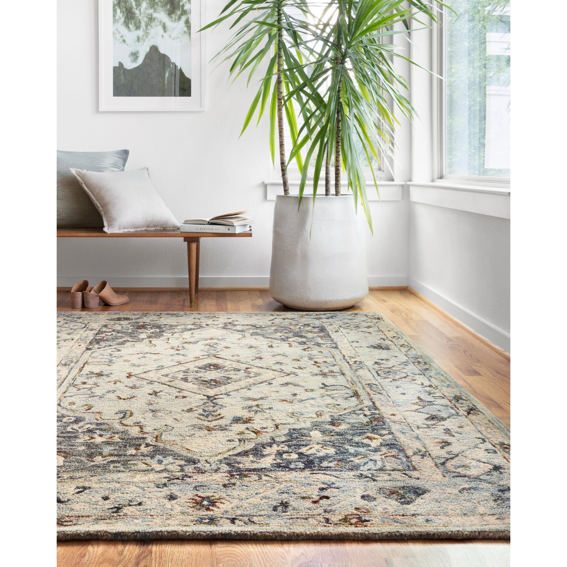 Beatty BEA-01 Rug by Loloi. Made from 100% wool in a traditional style.
