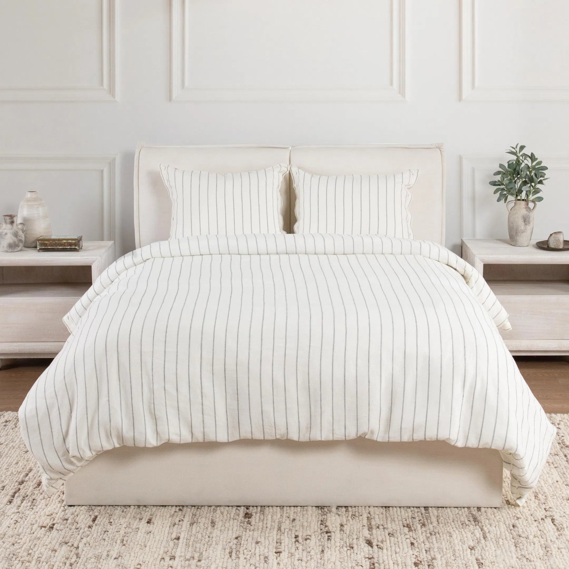 Monaco 3-piece Belgian Linen Duvet Set by Villa by Classic Home. Made from 100% belgian flax linen in a unique style.