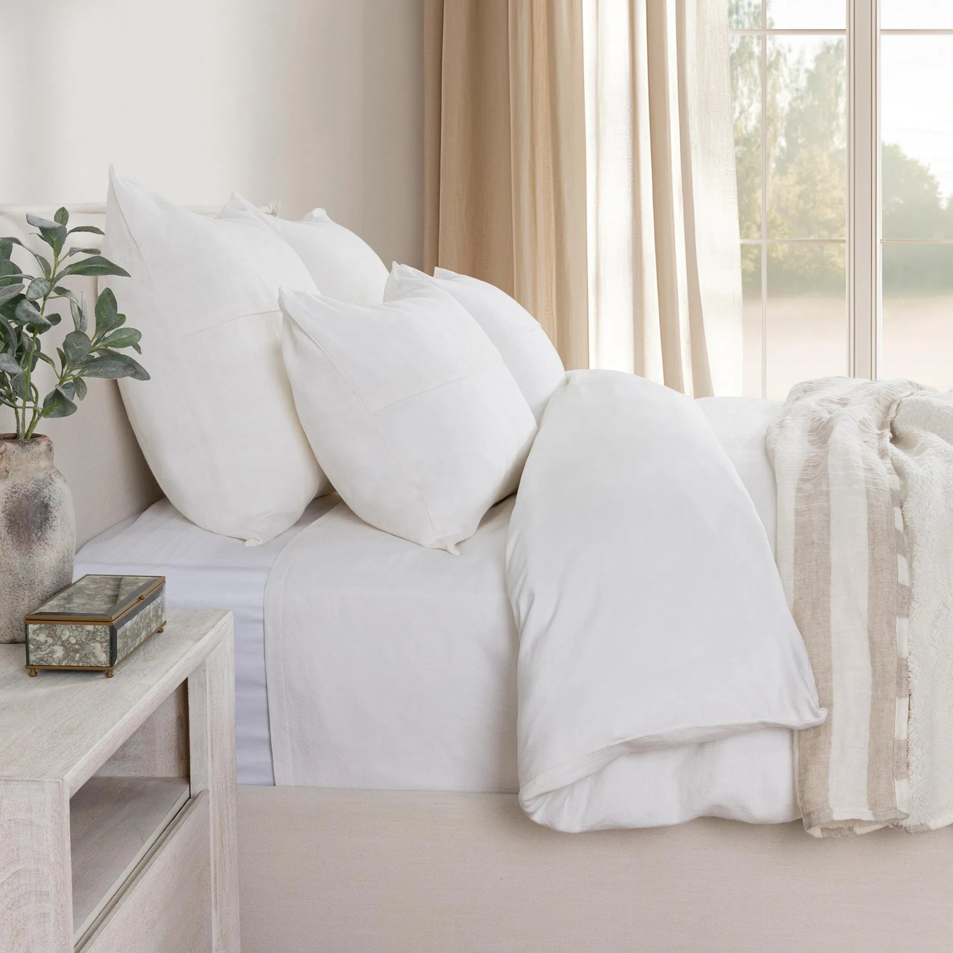 Beaumont 3-Piece Belgian Flax Duvet Set by Villa by Classic Home. Made from 100% belgian flax linen in a unique style.