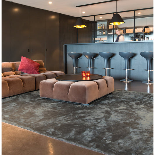 Bogata Rug - 1798 by Surya in black. Made from 100% viscose in a unique style.