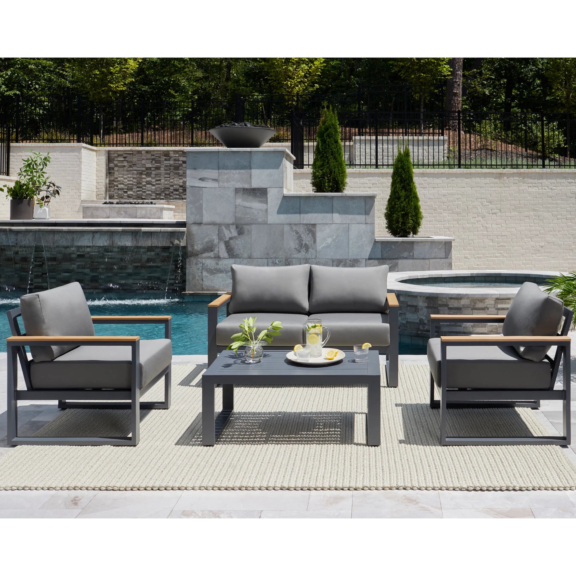 Beach House Rug - 527038 by Surya. Made from polypropylene in a unique style.