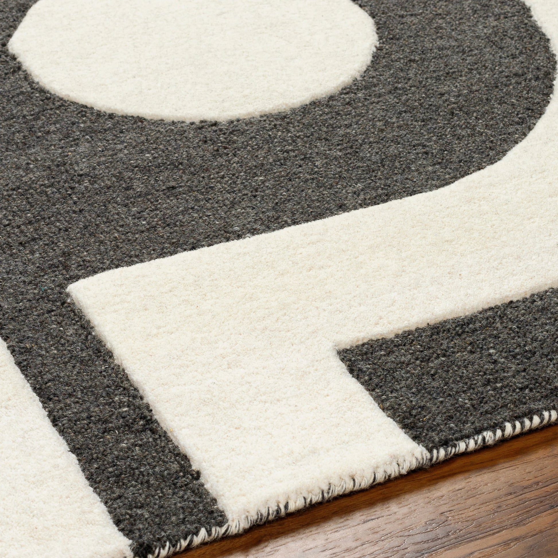 Brook Rug - 31413 by Livabliss in white, charcoal. Made from main: 100% wool in a unique style.