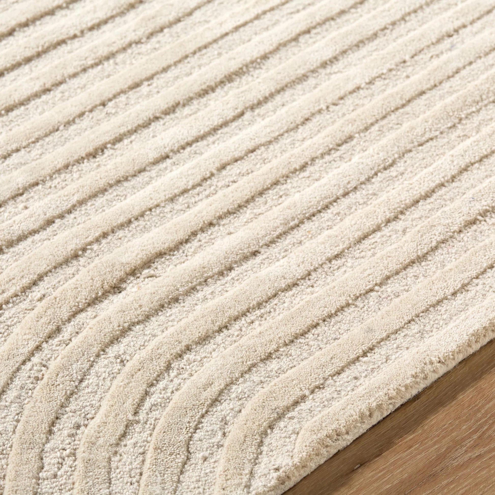 Brook BKO-2315 Rug by Livabliss. Made from wool in a unique style.