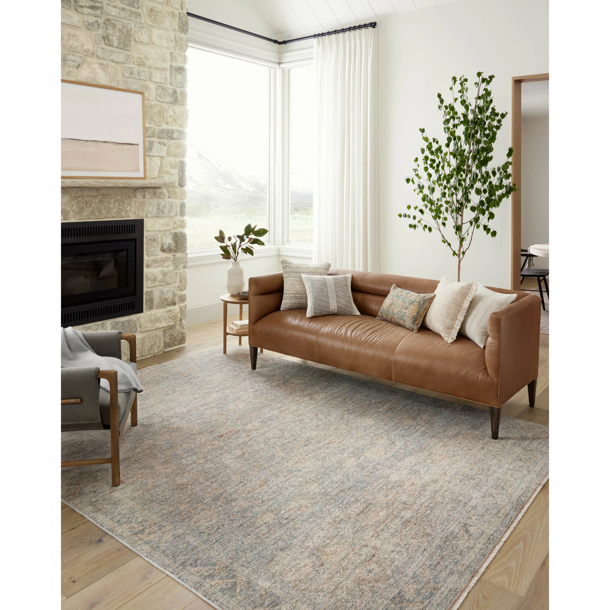 Blake BLA-01 Rug by Angela Rose x Loloi in sky, beige. Made from 100% polyester in a unique sty