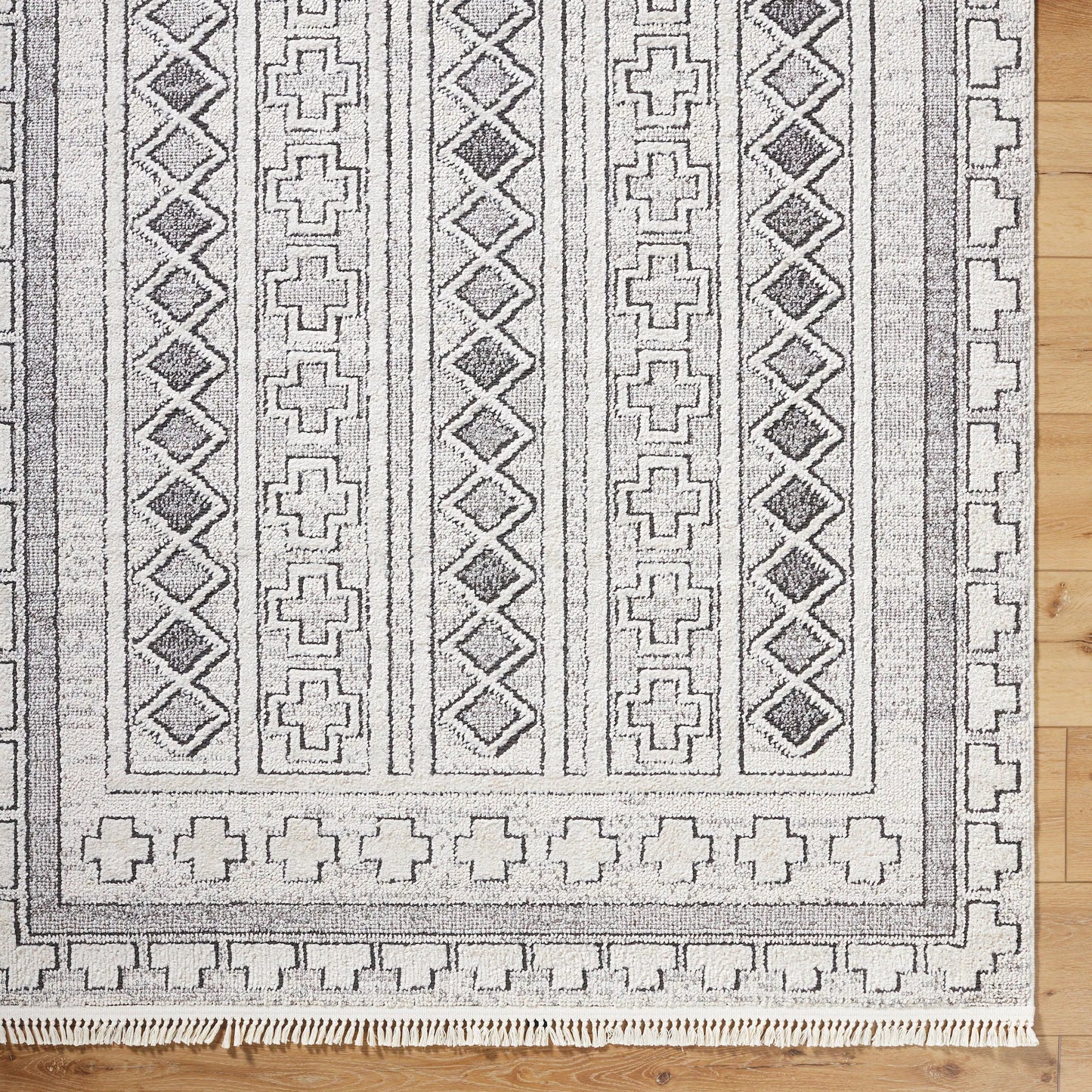 007 SI-2167767,SI-2167768,SI-2167769,SI-2167770 | Closeup | Berlin Rug - 494652 by Livabliss in ivory, black. Made from polypropylene, polyester in a unique style.