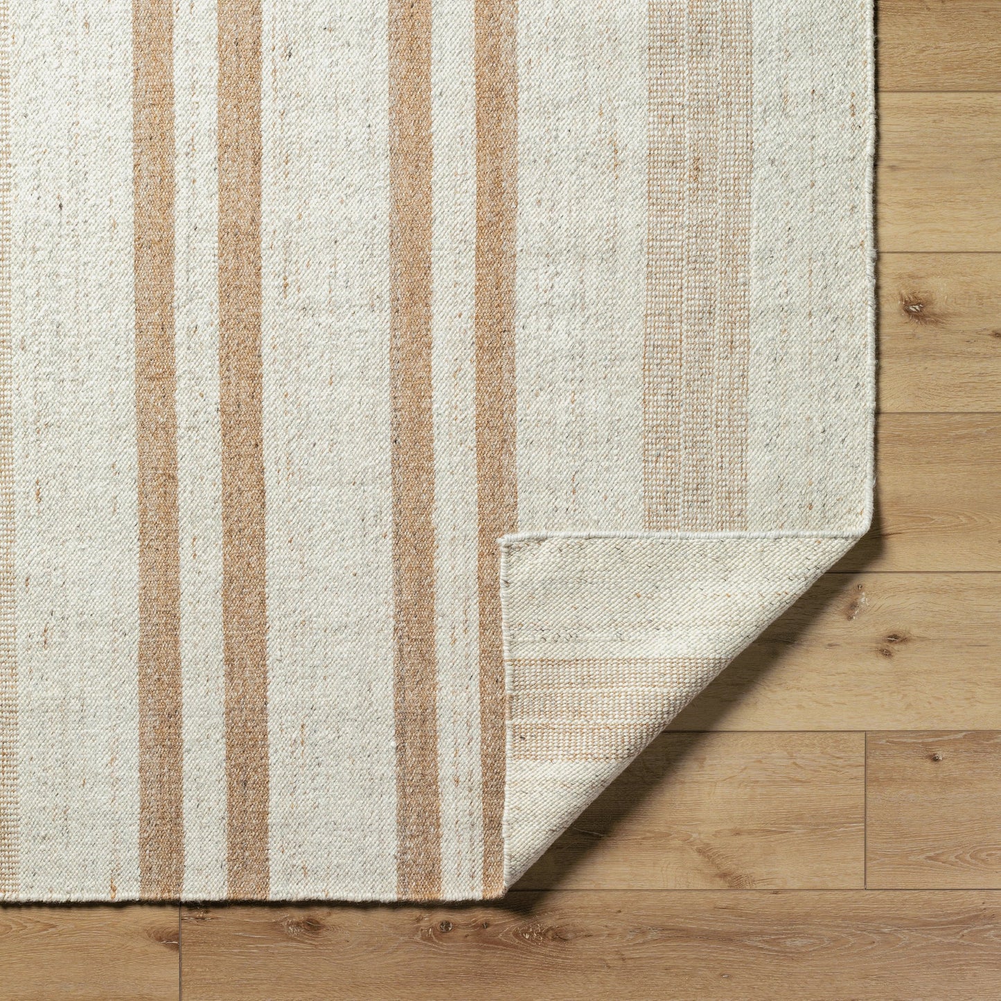 004 SI-2098444,SI-2098445,SI-2098446,SI-2098447 | Closeup | Bolu Rug - 489257 by Surya in light silver, ash, khaki, sage. Made from wool in a unique style.