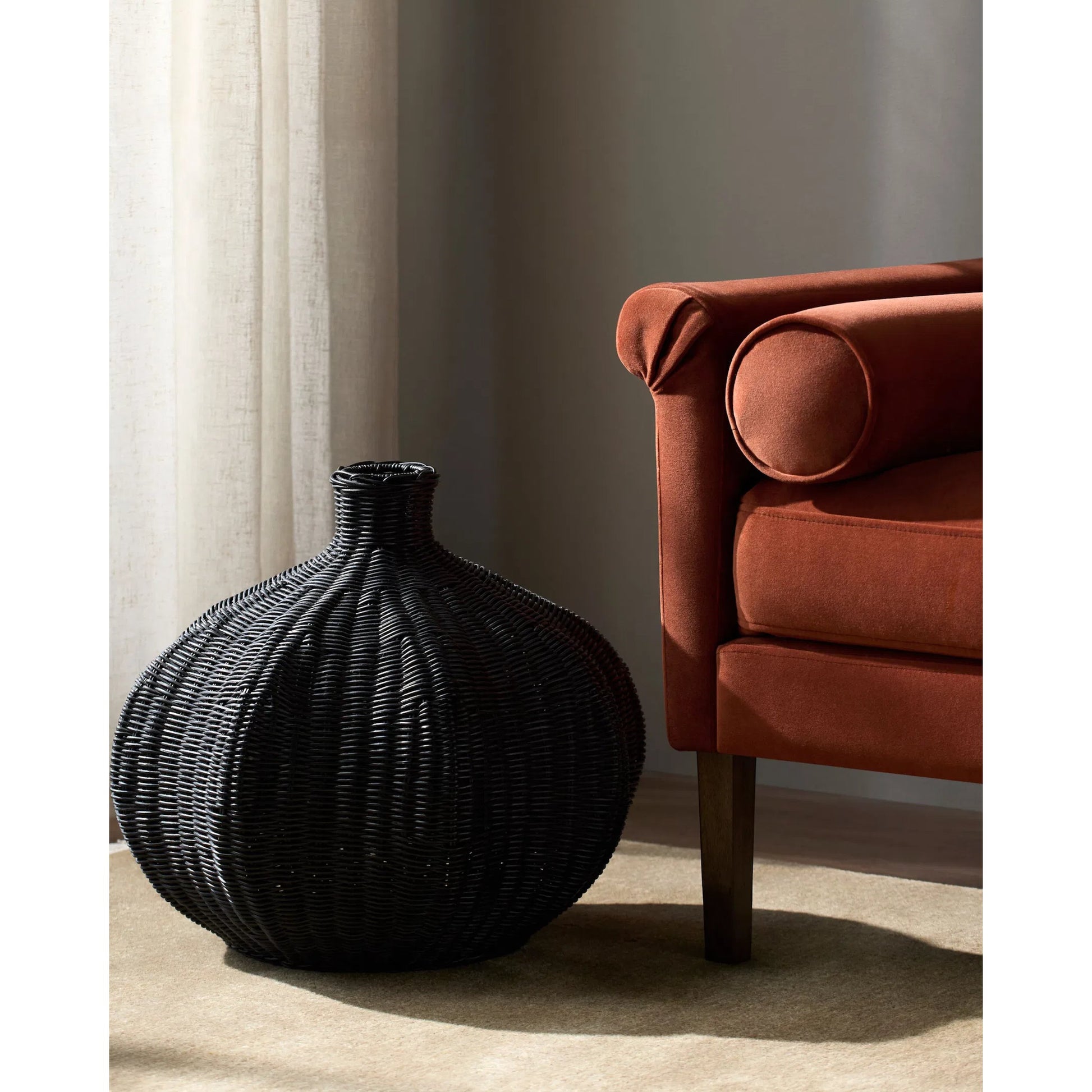 Boscha Garlic Basket by Surya in powder coated. Made from rattan, iron in a unique style.