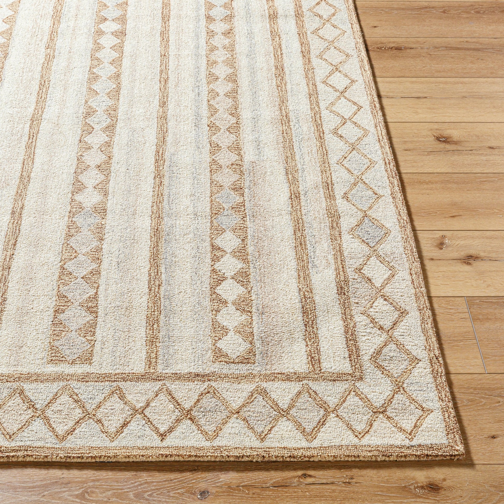 Bournemouth Rug - 531032 by Livabliss in ash, prairie dust, khaki, pearl. Made from wool in a unique style.