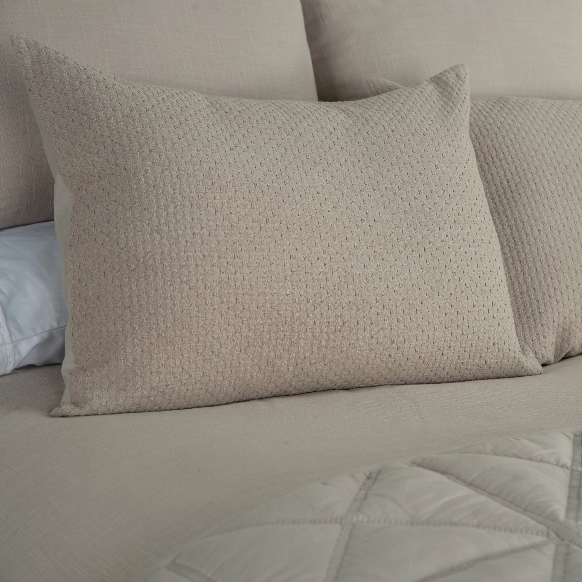 Davison Bedding by HedgeApple Essentials. Made from unique in a modern style.