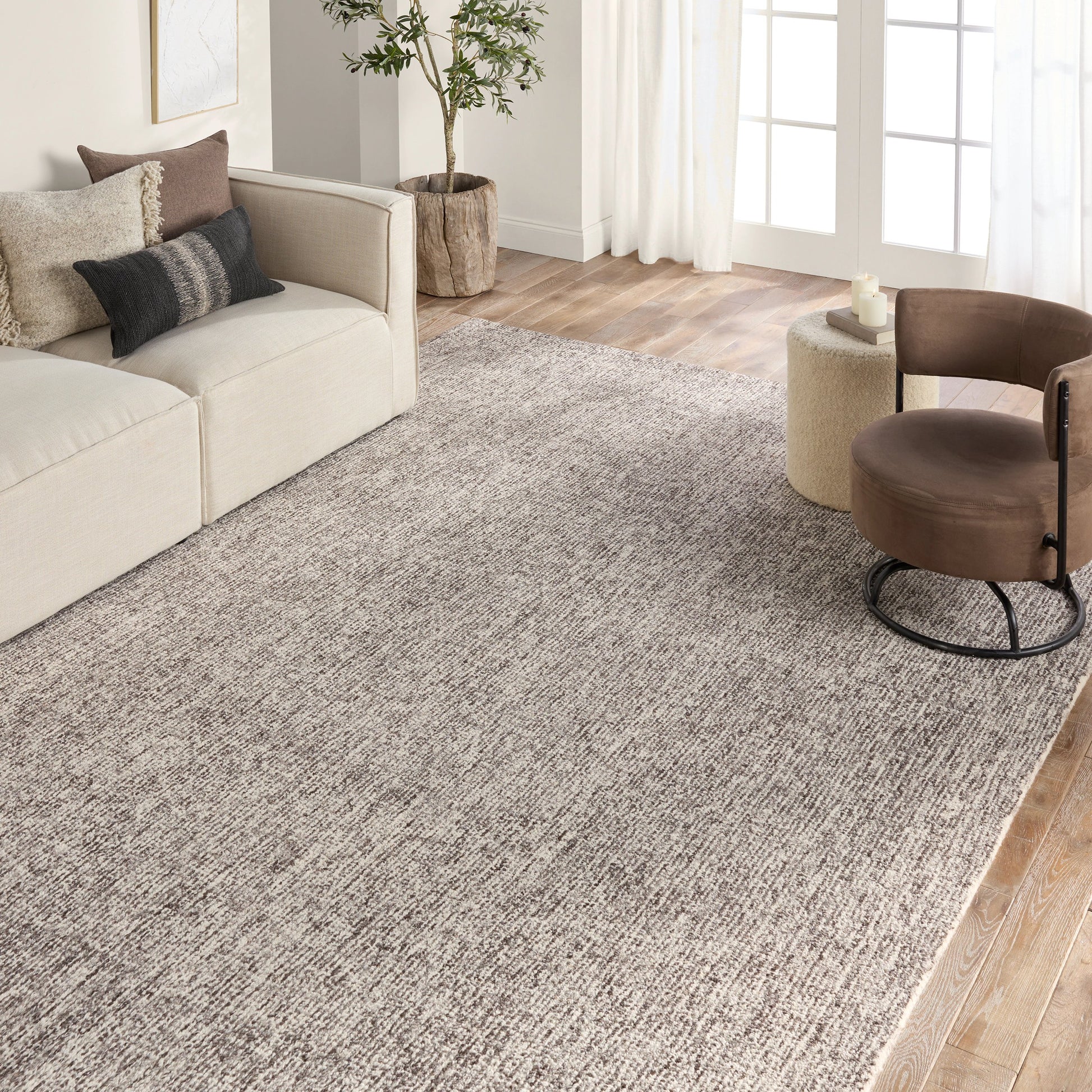 Britta BRT11 Rug by Jaipur Living in gray, cream. Made from 100% wool in a unique style.