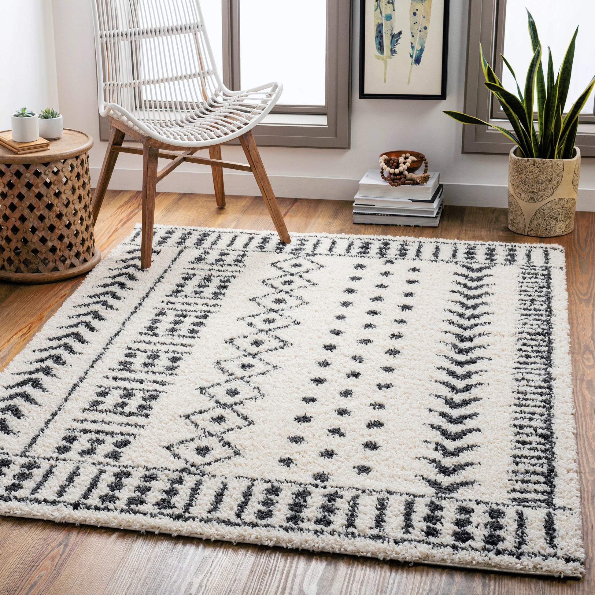 Beni BSH-2305 Shag Rug by Livabliss in black, cream. Made from 100% polypropylene in a traditional style.