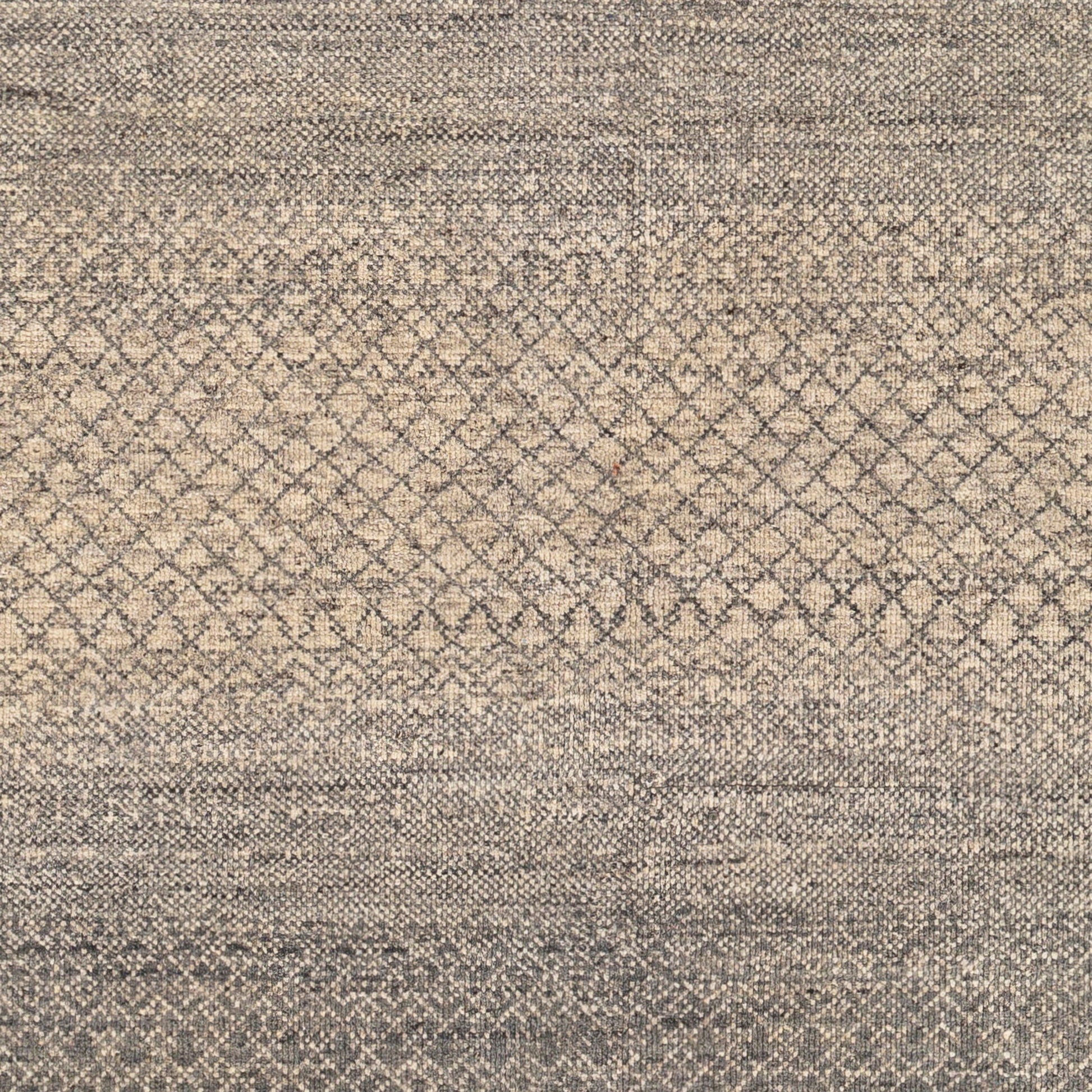 Bethesda BTD-2303 Rug by Surya in charcoal, medium gray, light gray, black, oatmeal. Made from 70% wool, 30% viscose in a unique style.