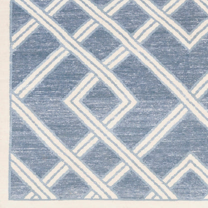 Brighton BTN-4000 Rug by Surya. Made from 100% viscose in a unique style.