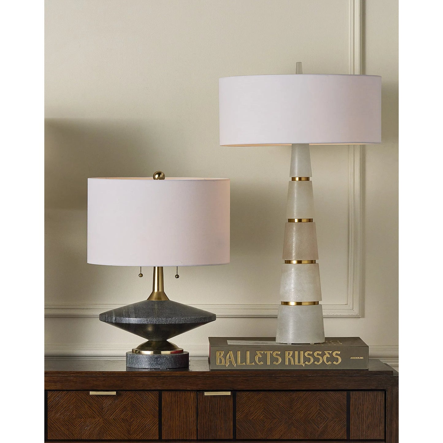 011 SI-2133918 | Lifestyle | Eleanora Table Lamp by Currey and Company in natural, natural brass. Made from alabaster, metal in a modern style.