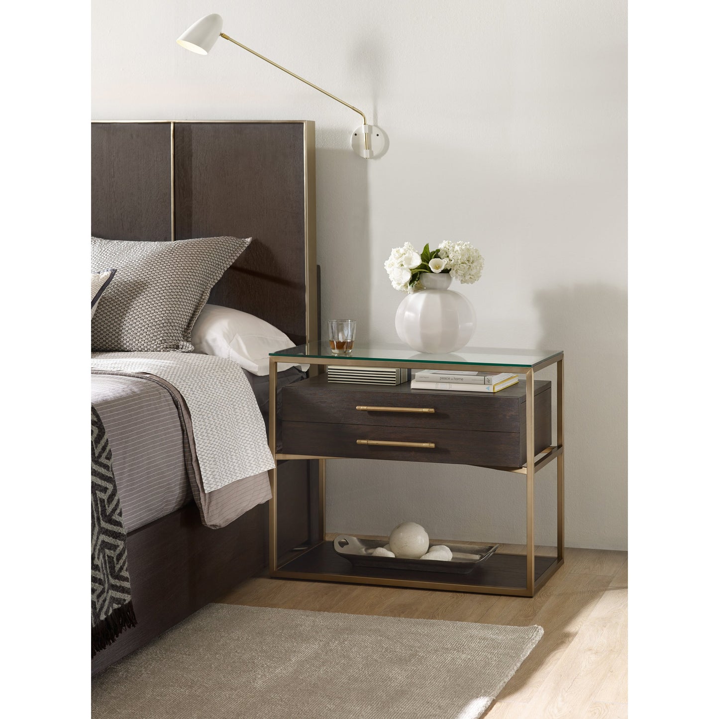 004 SI-1748788 | Lifestyle | Curata Nightstand by Hooker Furniture in midnight brown. Made from white oak veneers, metal, glass in a modern style.