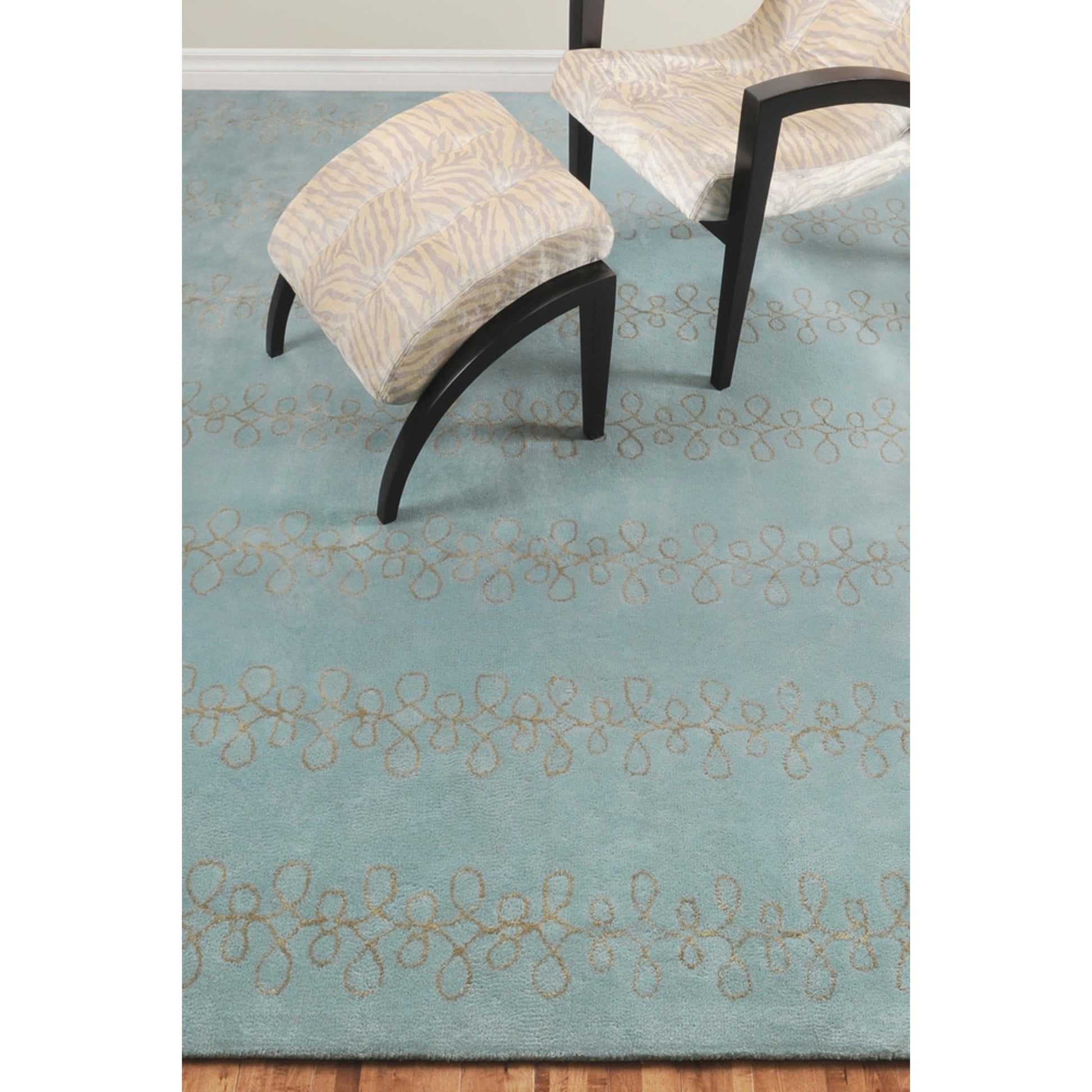 Modern Classics Rug - 217 by Surya. Made from 100% new zealand wool in a unique style.