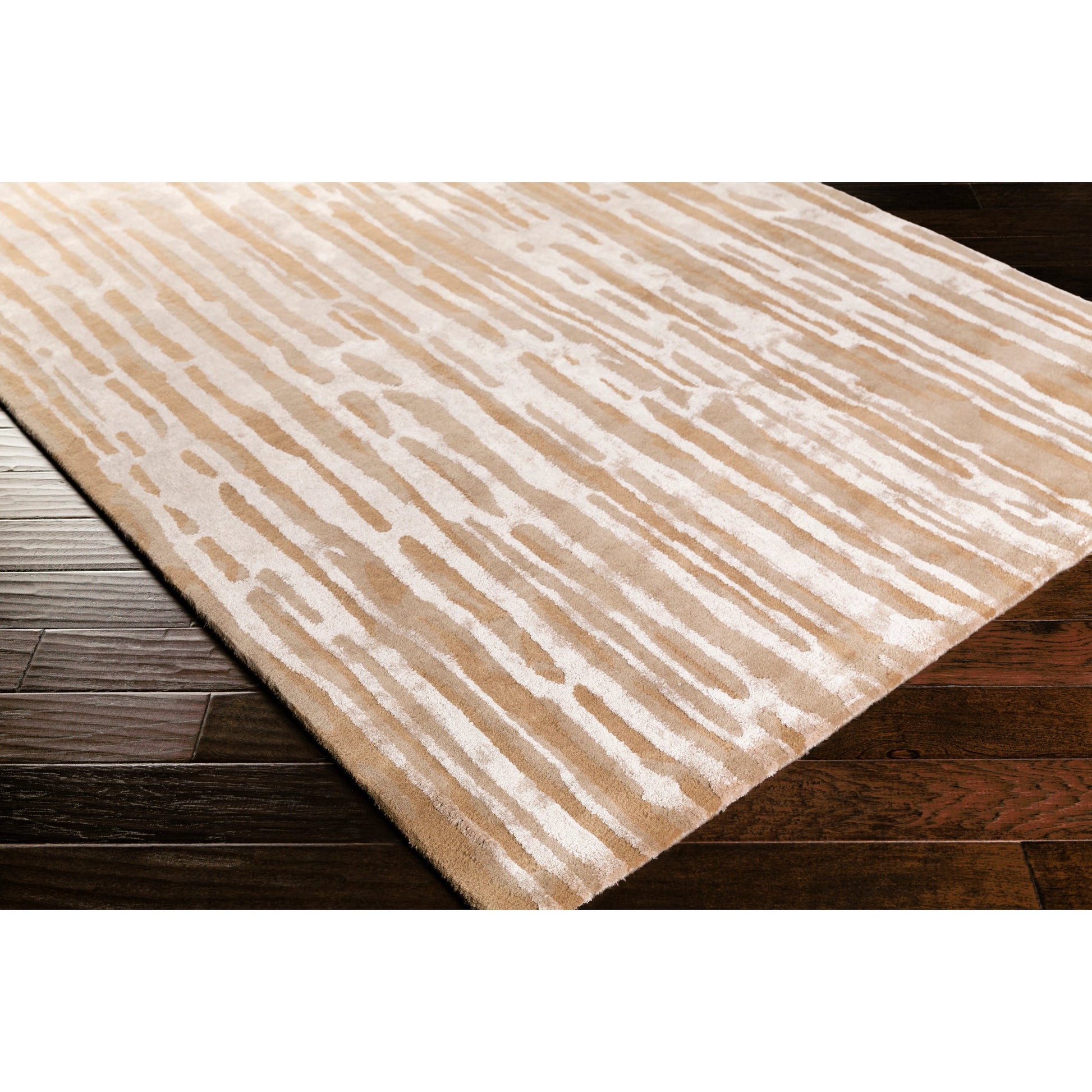 Modern Classics Rug - 2064 by Surya. Made from 100% new zealand wool in a unique style.