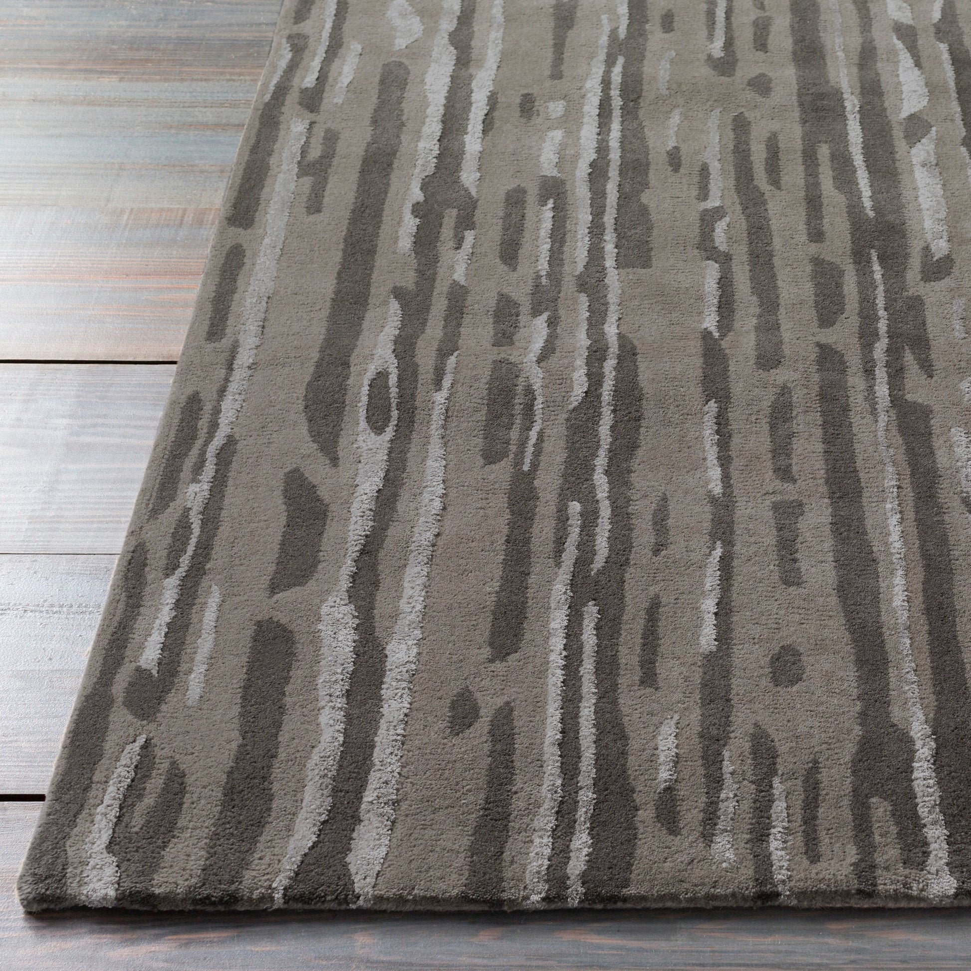 Modern Classics Rug - 2064 by Surya. Made from 100% new zealand wool in a unique style.