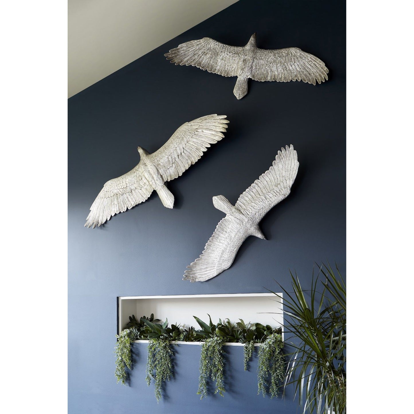 009 SR-820941 | Lifestyle | Soaring Eagle Wall Art by Phillips Collection in silver and silver leaf. Made from resin in a eclectic & global style.