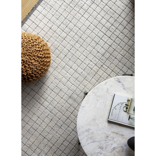 Carre Rug - 29174 by Surya. Made from 70% viscose, 30% wool in a unique style.