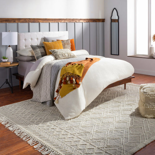 Casa DeCampo Rug by Livabliss. Made from 100% new zealand wool in a modern style.