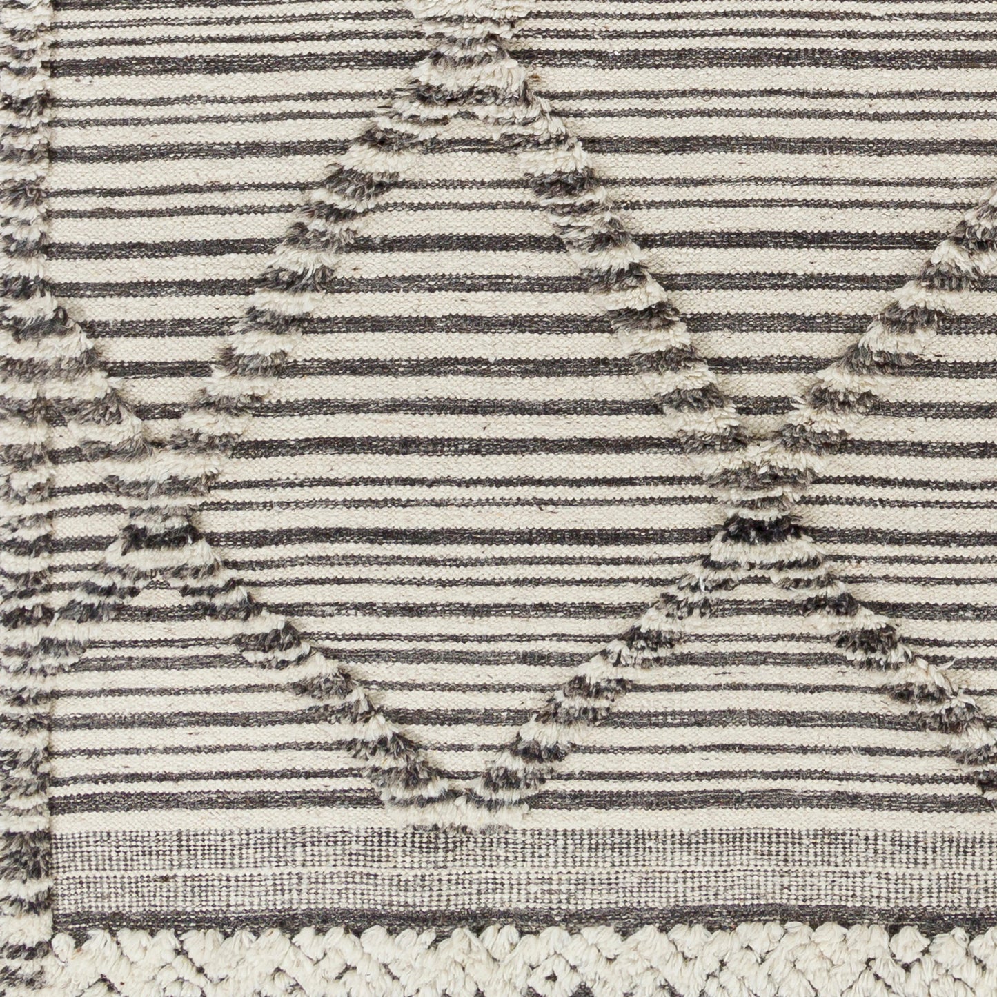 008 SI-1796242,SI-1796243,SI-1796244,SI-1796245,SI-1796246 | Closeup | Cadiz Rug - 29474 by Surya in ivory, black, gray. Made from 100% wool in a unique style.