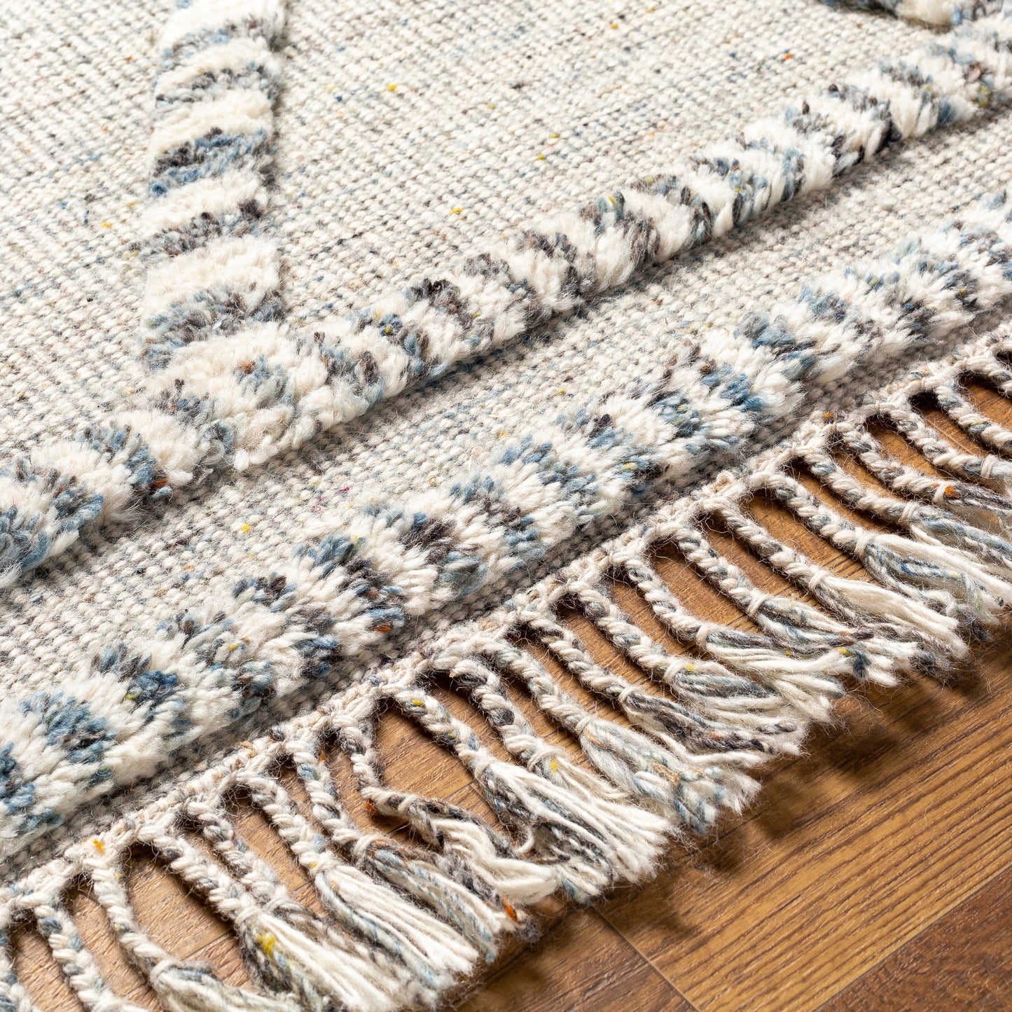 006 SI-1796247,SI-1796248,SI-1796249,SI-1796250,SI-1796251 | Closeup | Cadiz Rug - 29475 by Surya in medium gray, dark brown, ivory, medium brown. Made from 100% wool in a unique style.