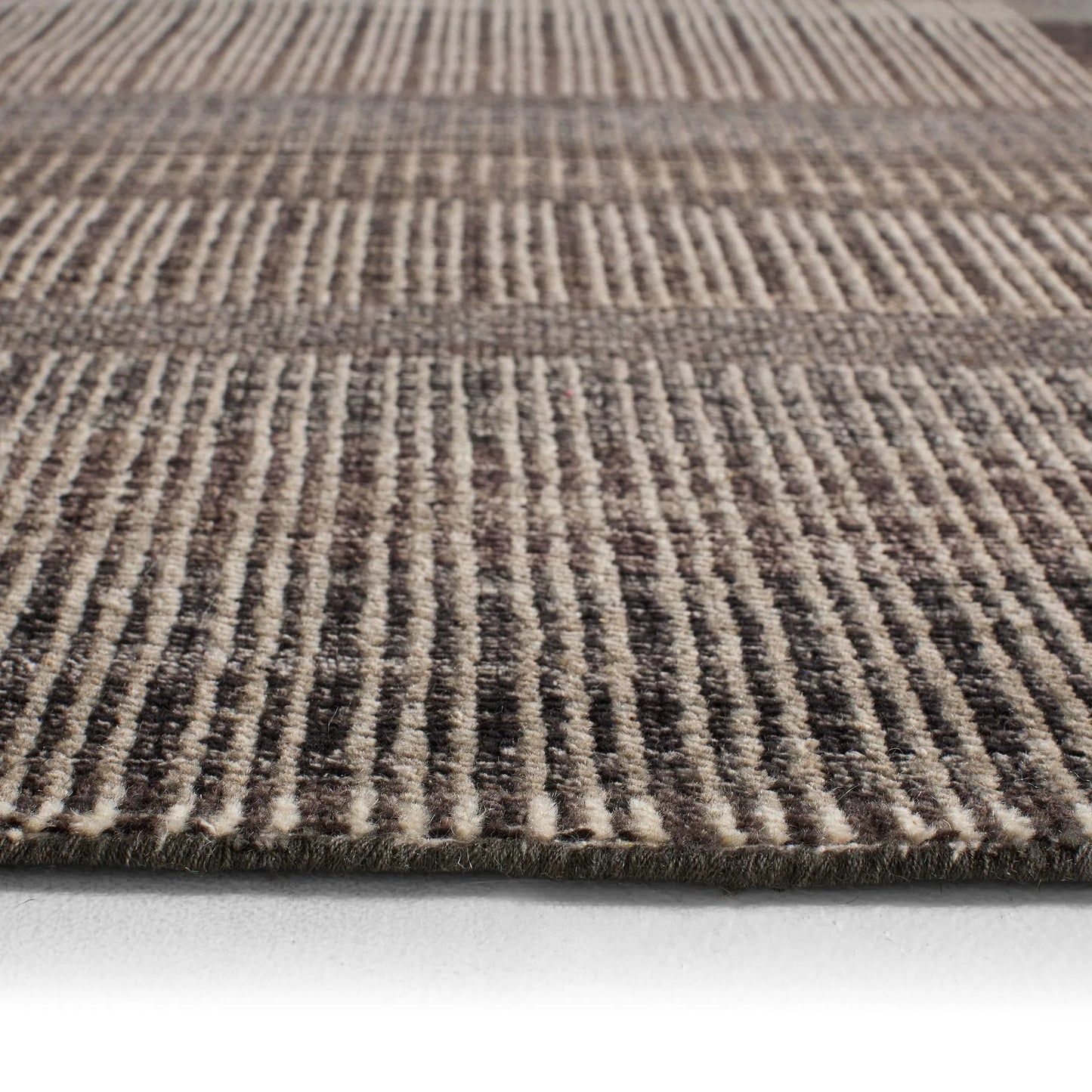 002 SI-2531265,SI-2531266,SI-2531267,SI-2531268,SI-2531269,SI-2531270 | Closeup | Centenary CEN03 Rug by Jaipur Living in brown, tan, beige. Made from 100% wool in a unique style.