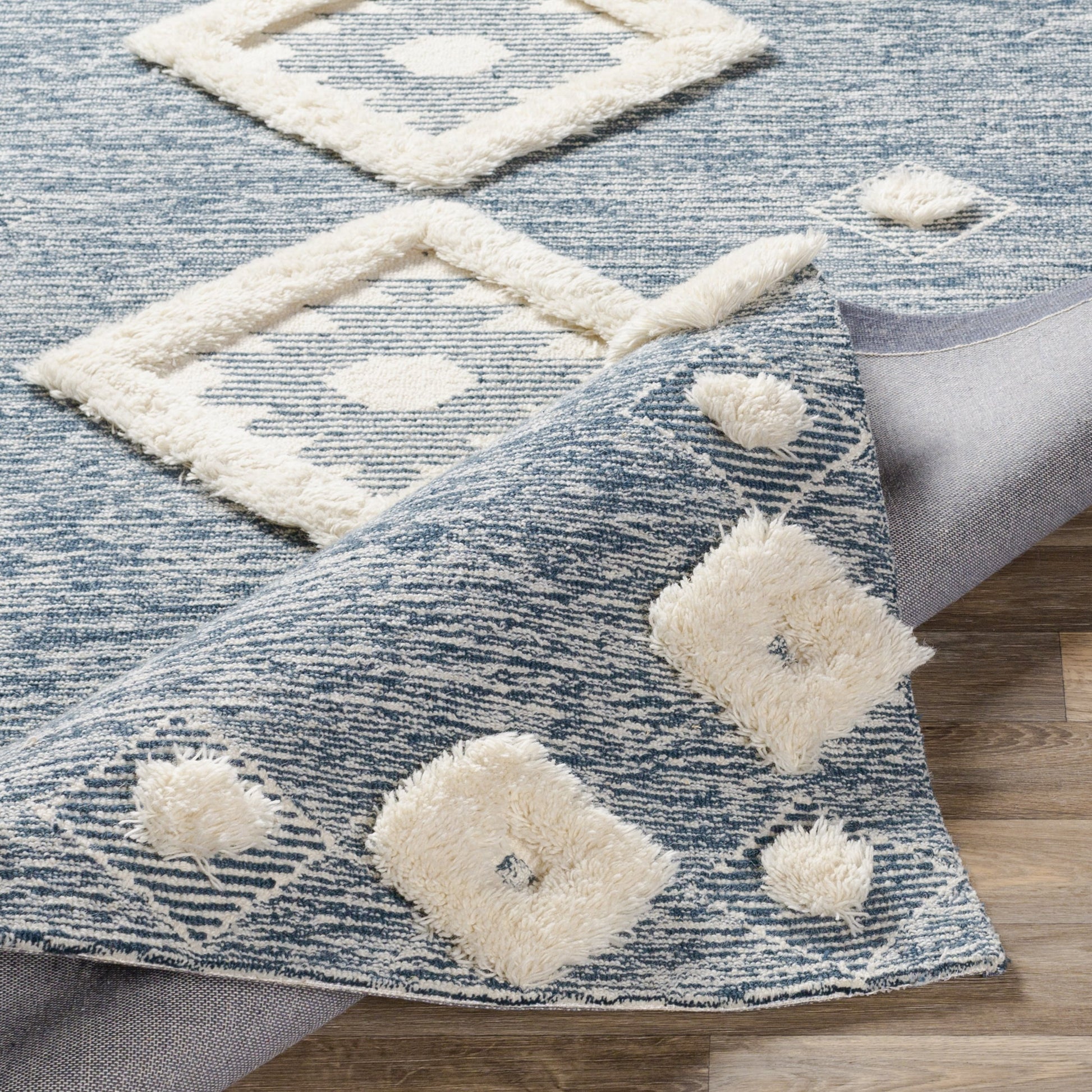 Cherokee Rug - 23799 by Surya. Made from 100% wool in a unique style.