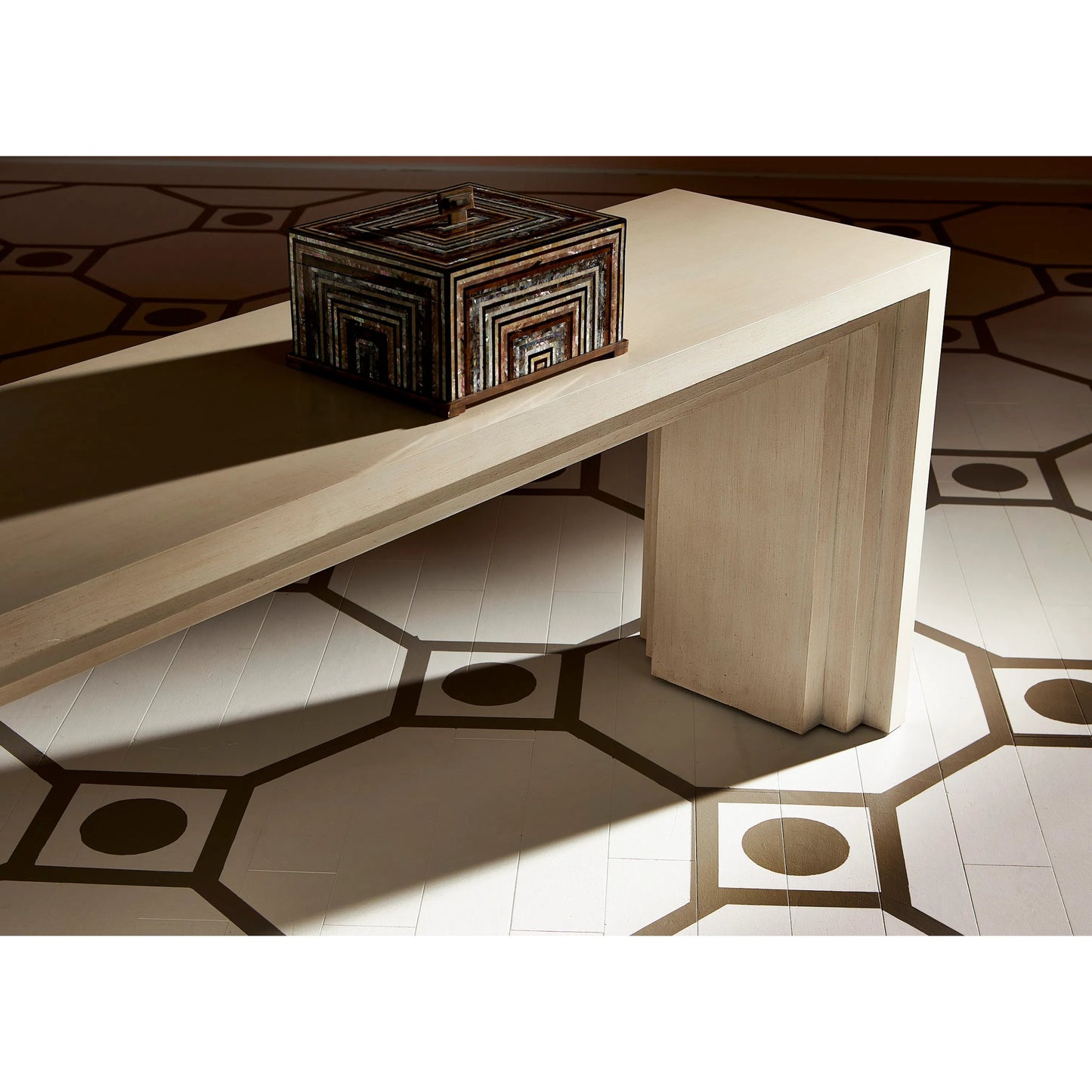 006 SI-2016185 | Lifestyle | Aries Console Table by Maitland-Smith. Made from unique in a modern style.