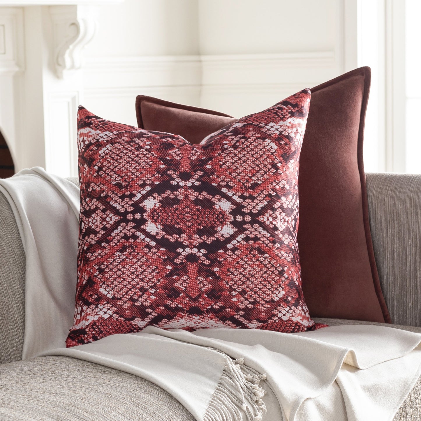 004 SI-1847740,SI-1847741,SR-879768,SR-879769 | Lifestyle | Chloe Pillow - 31769 by Surya in red, black, white. Made from 100% polyester in a modern style.