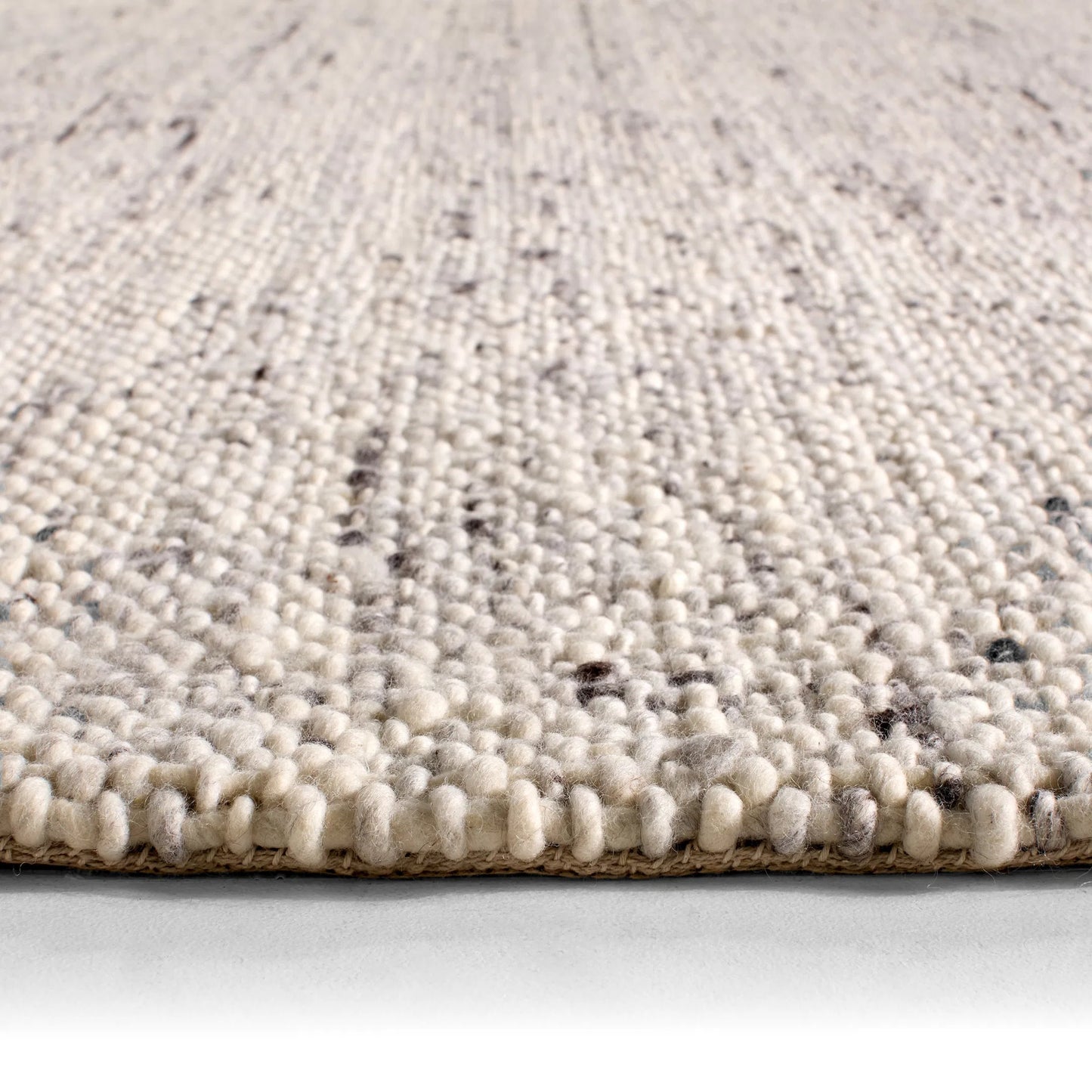004 SI-2385998,SI-2444665,SI-2472746 | Closeup | Cambridge CMB03 Rug by Jaipur Living. Made from 100% wool in a unique style.
