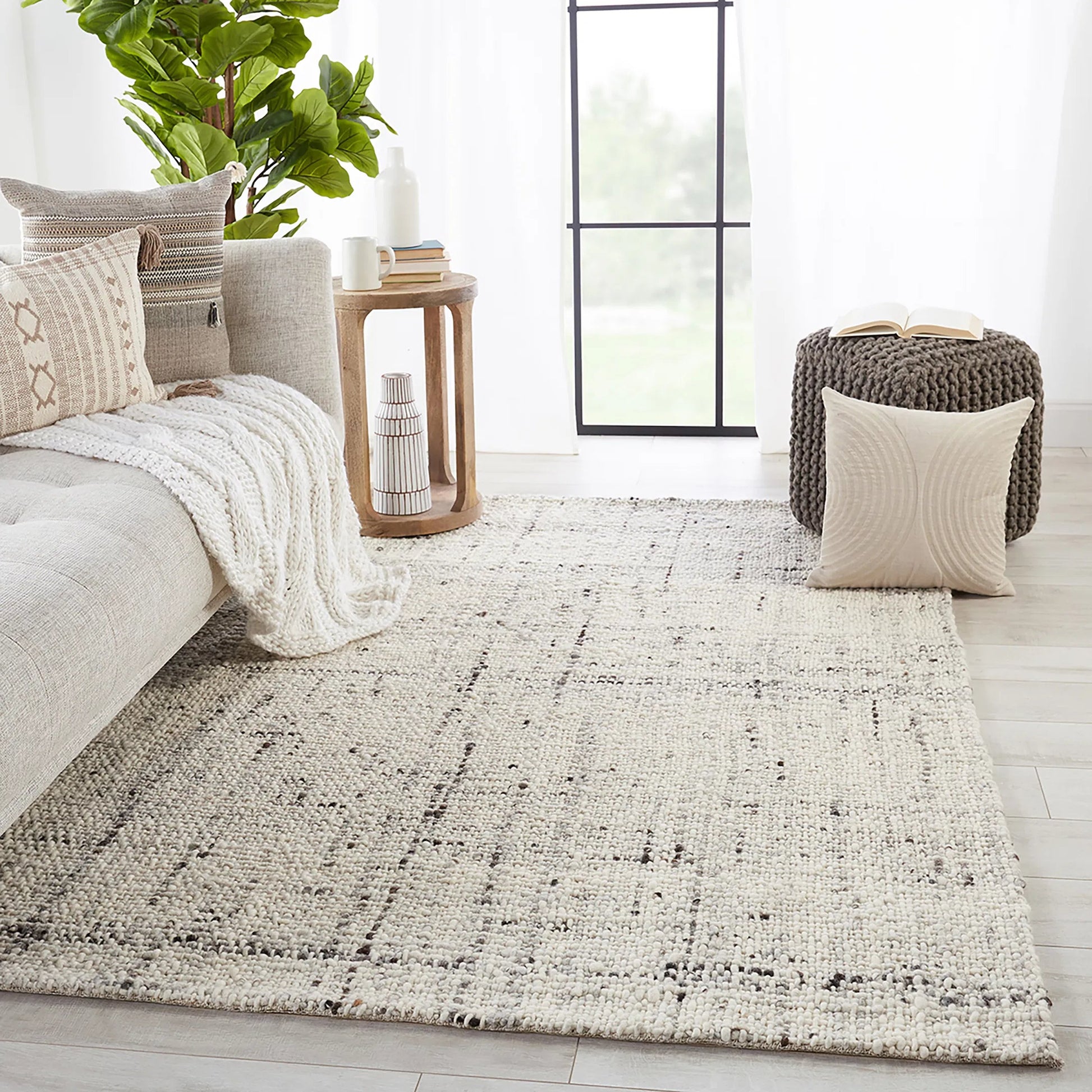 Cambridge CMB03 Rug by Jaipur Living. Made from 100% wool in a unique style.