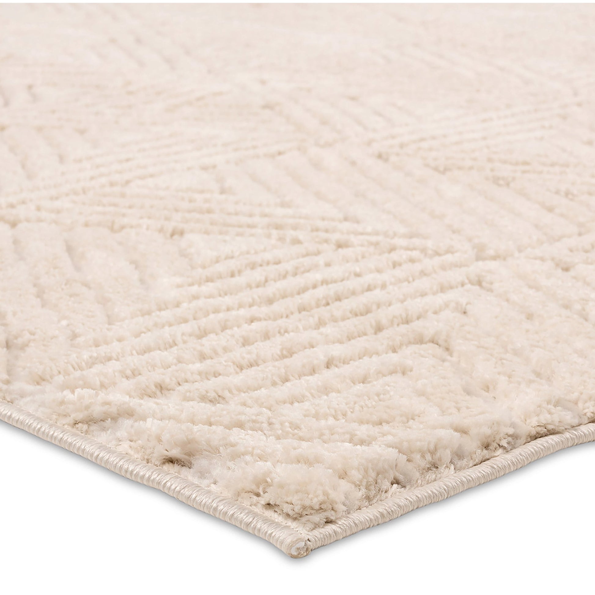 CNU03 Rug by Jaipur Living in white. Made from 70% polypropylene 30% polyester in a unique style.