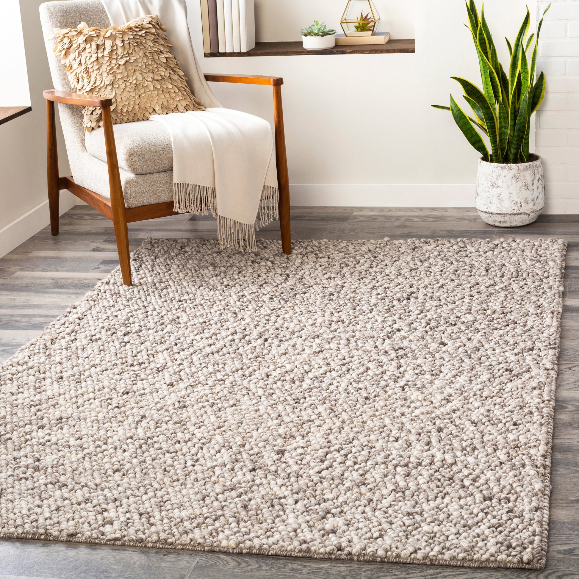 Como COO-2302 Rug by Surya. Made from 50% viscose, 50% wool in a unique style.