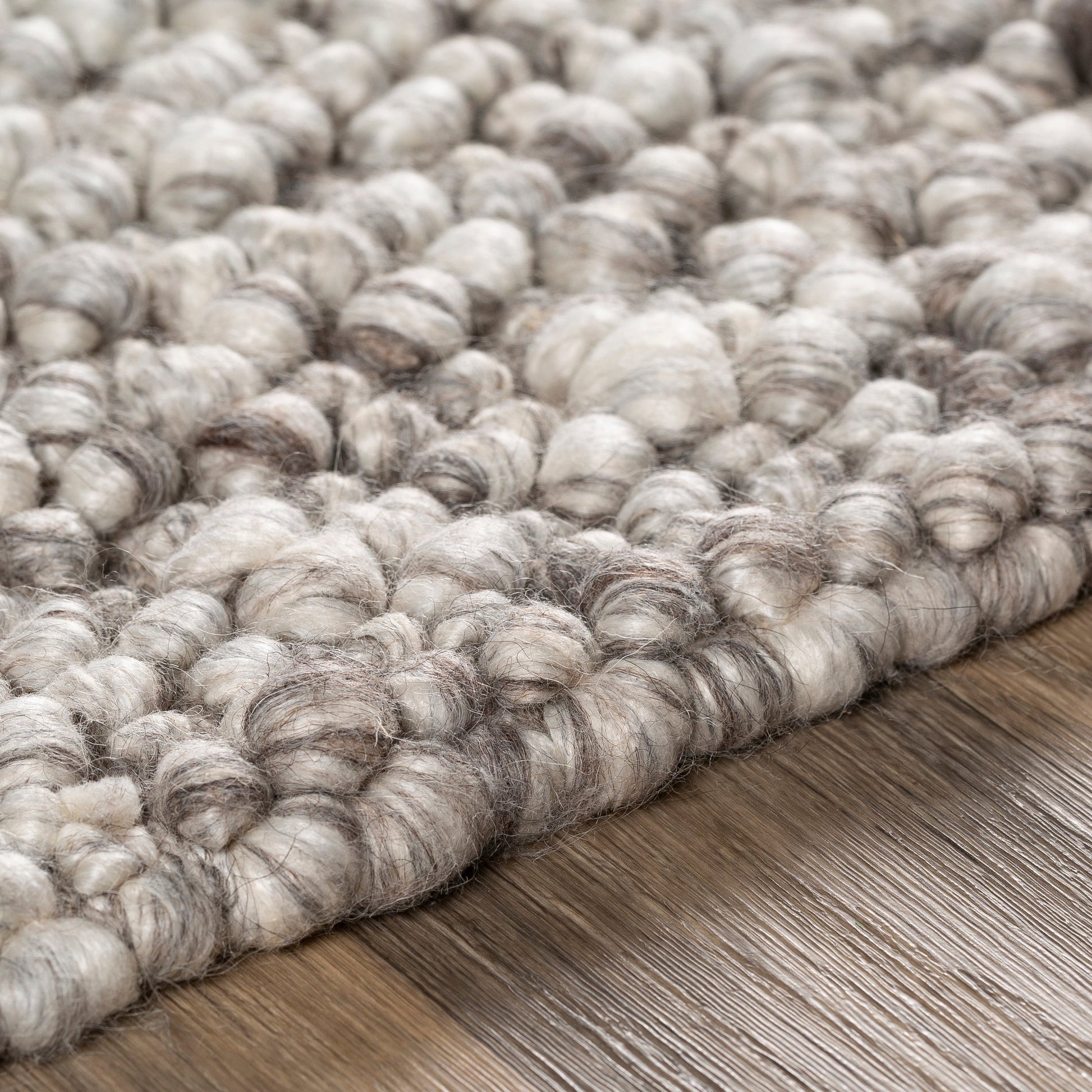 Como COO-2302 Rug by Surya. Made from 50% viscose, 50% wool in a unique style.