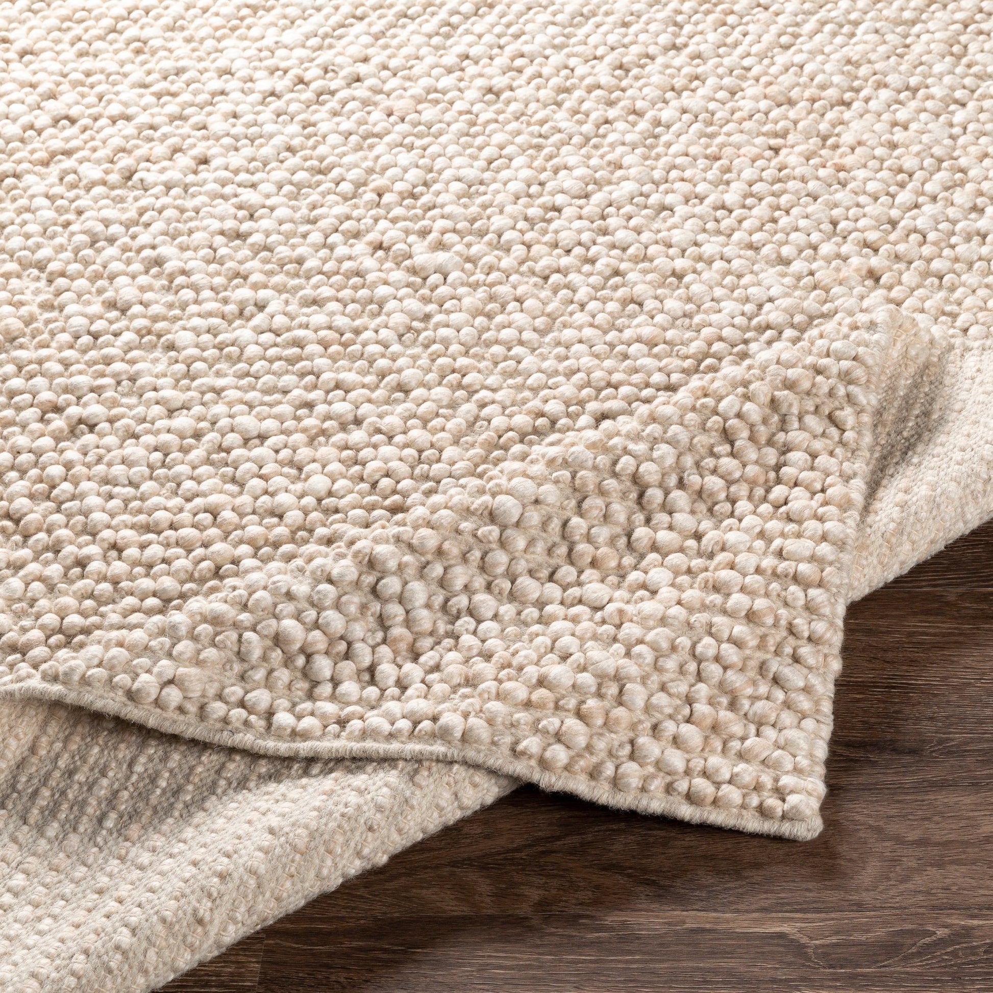 Como COO-2302 Rug by Surya. Made from 50% viscose, 50% wool in a unique style.
