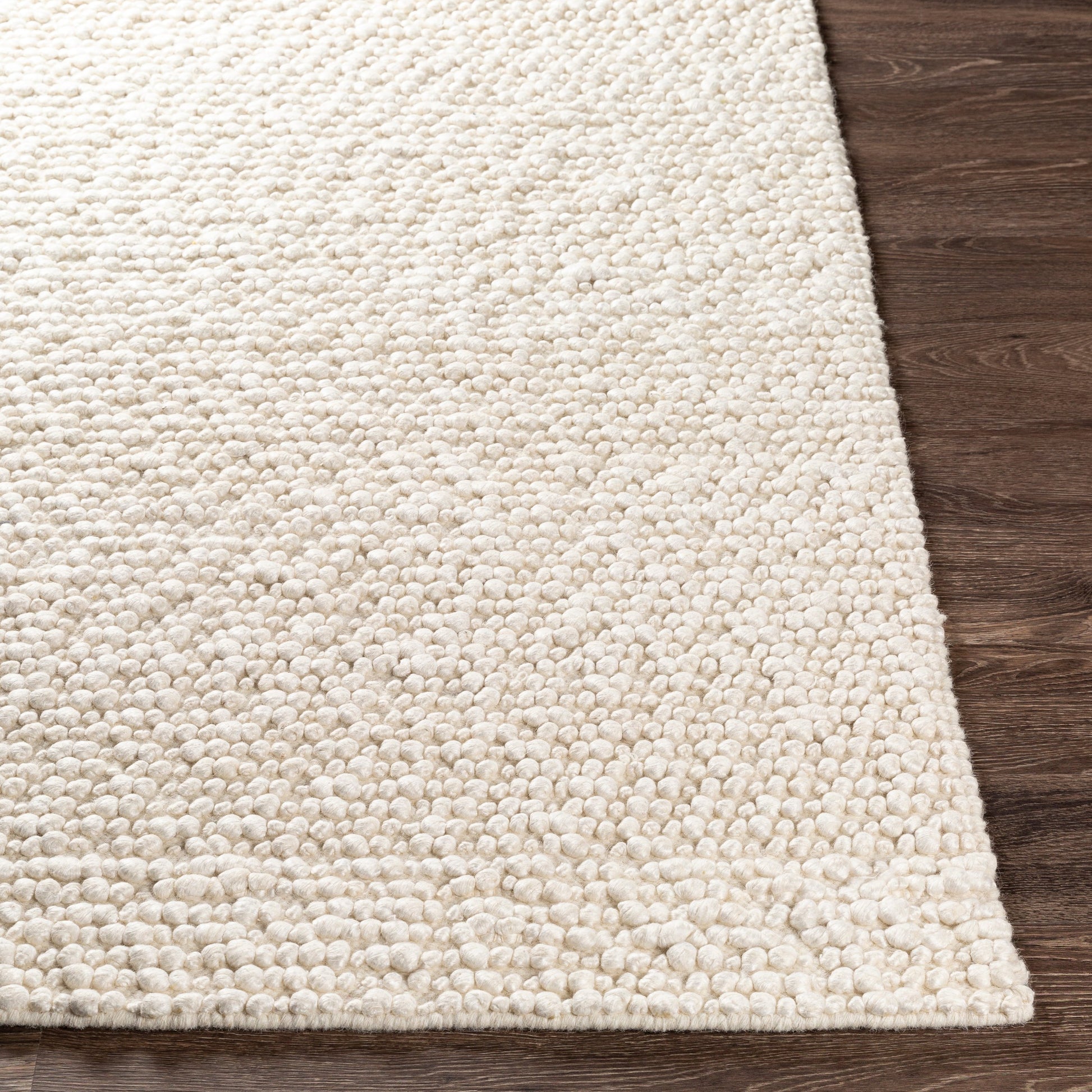 Como COO-2302 Rug by Surya. Made from 50% viscose, 50% wool in a unique style.