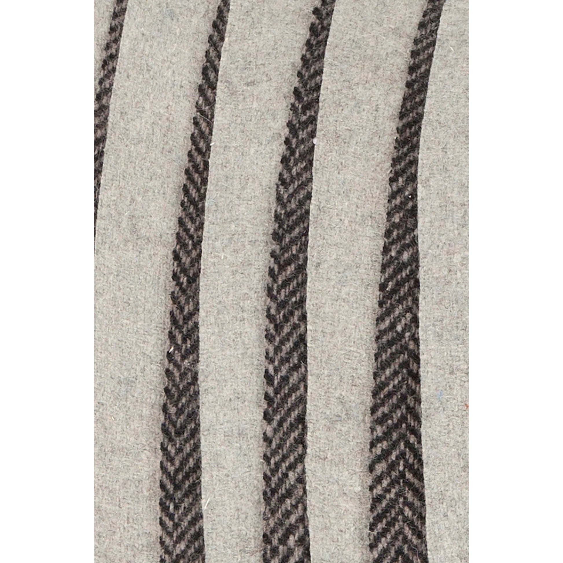 Pillow CUS-28009 by Chandra. Made from 100% wool in a transitional style.