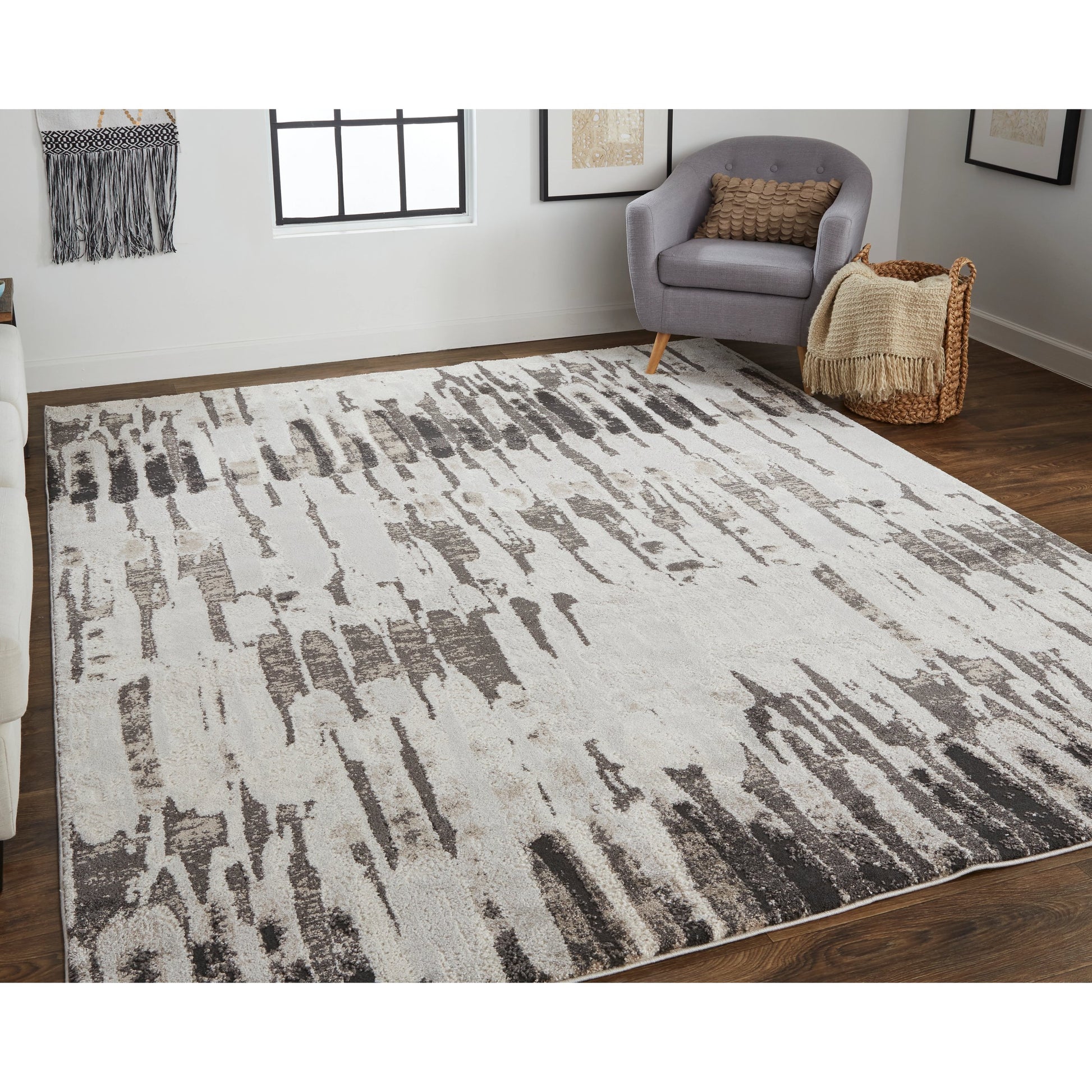 Vancouver Transitional Rug - 39FIF by Feizy. Made from 74% polypropylene frieze, 26% high bulk polyester in a unique style.