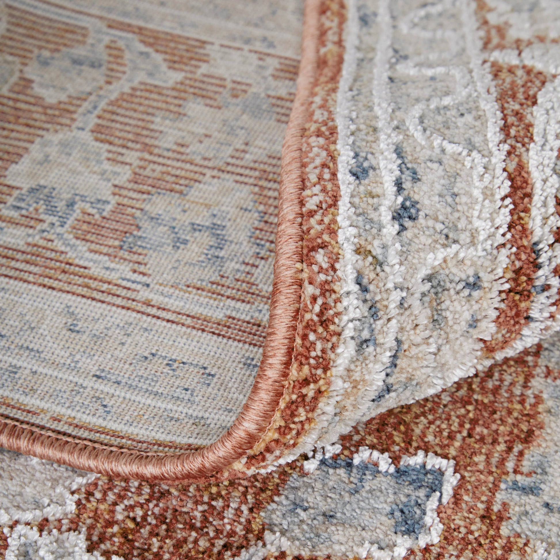 Pasha Transitional & Botanical Rug - 39M7F by Feizy. Made from polyester in a unique style.