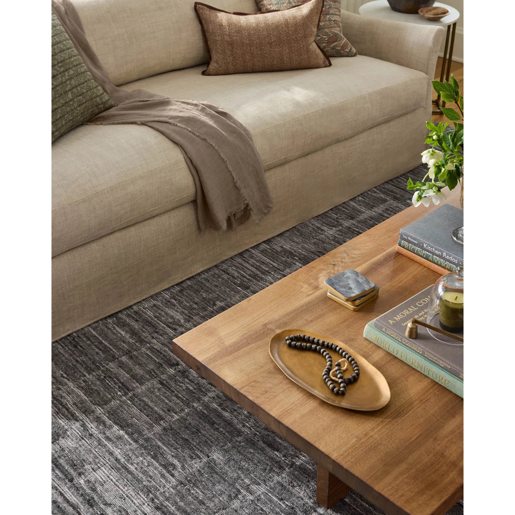 Daniel DAN-01 Rug by Jean Stoffer x Loloi. Made from viscose, wool in a unique style.
