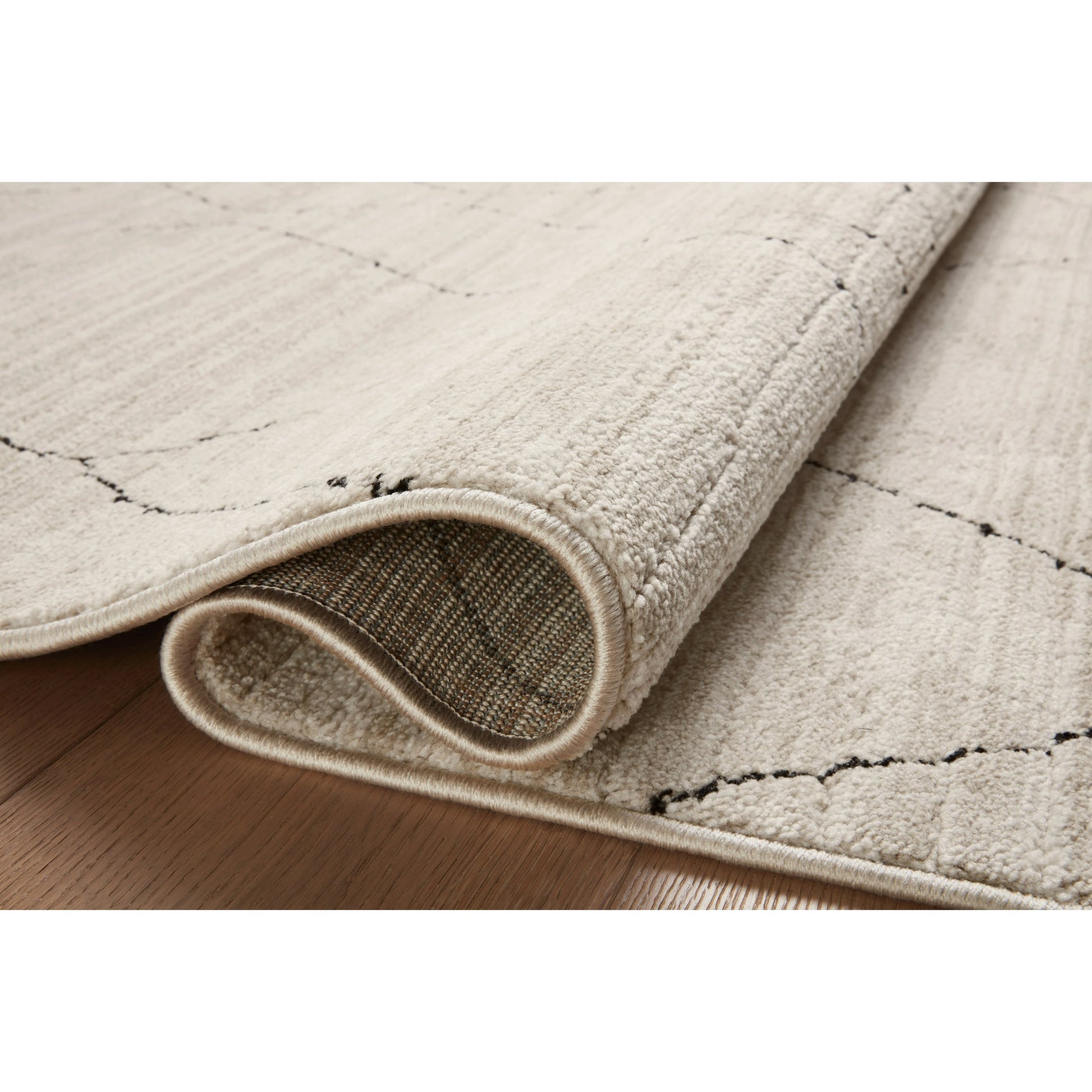 Darby DAR-03 Rug by Loloi in sand, charcoal. Made from 100% polyester in a unique style.