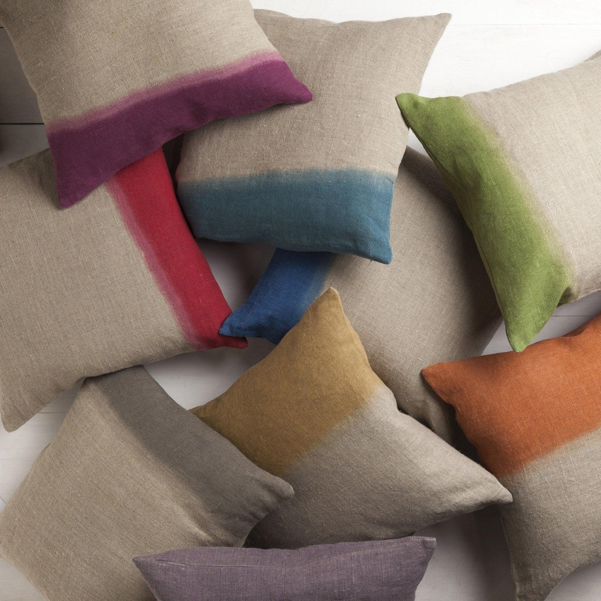 Dip Dyed Pillow - 17981 by Surya. Made from 100% linen in a modern style.