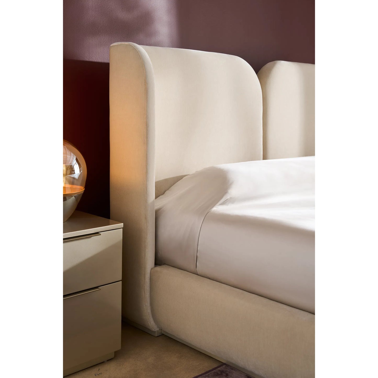 011 SI-2370820 | Lifestyle | Oblique Nightstand by Caracole in soft silver paint gloss. Made from unique in a transitional style.