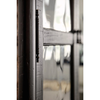 Ciao Bella Display Cabinet by Hooker Furniture. Made from maple, pine veneers with glass in a traditional style.