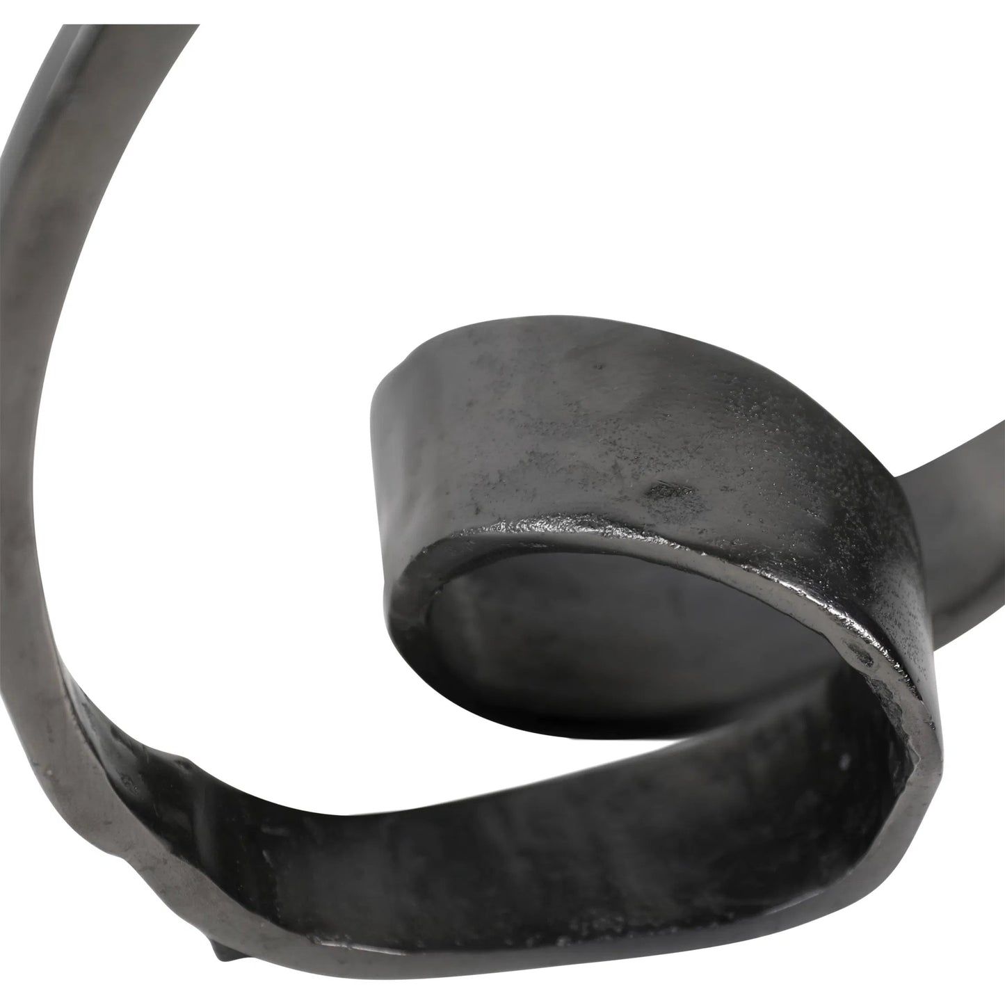 004 SI-2351149 | Closeup | Lorenz Ring by Arch & Plane in antique black. Made from aluminium in a modern style.