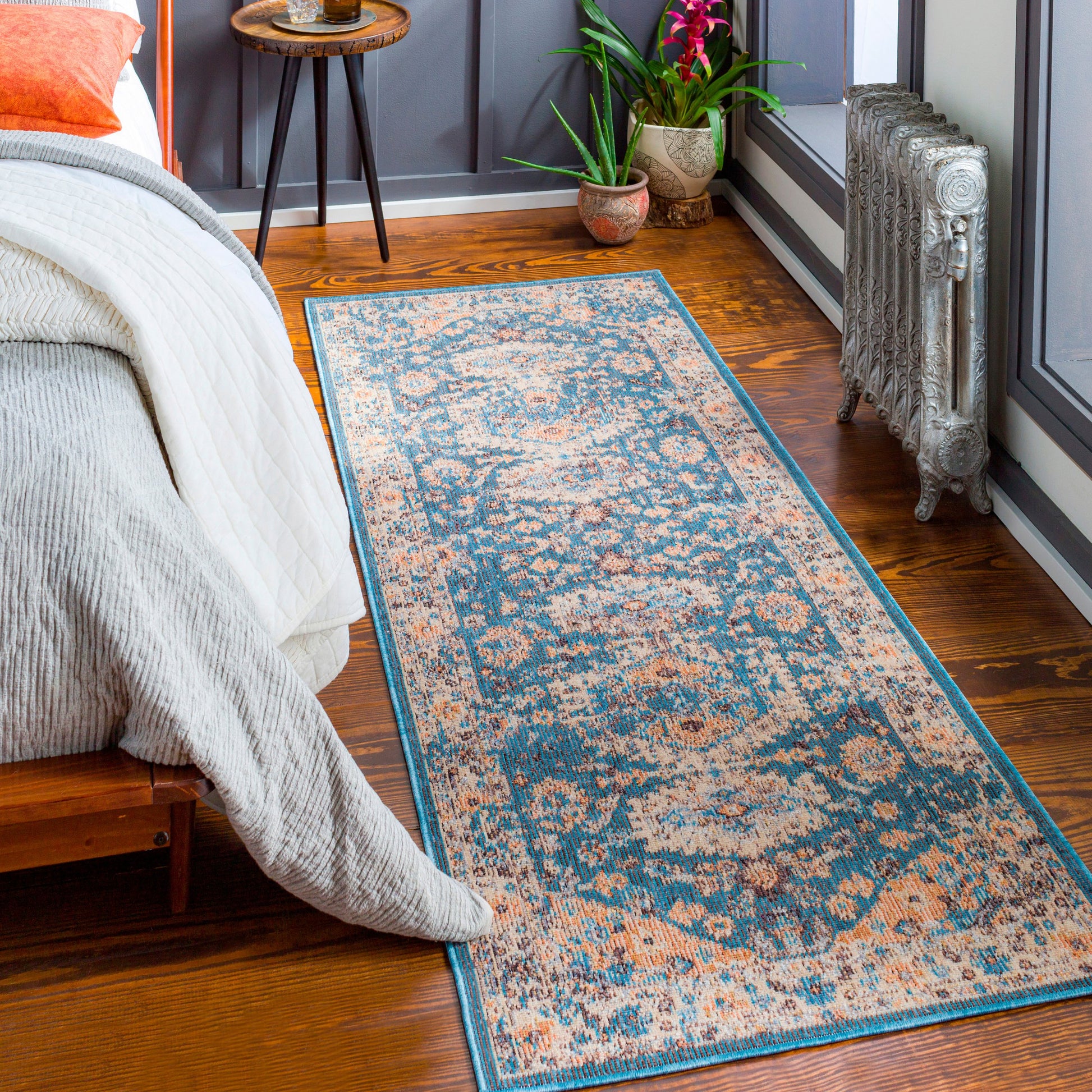 Daytona Beach Indoor/Outdoor Rug by Livabliss. Made from 92% polyester, 8% polypropylene in a traditional style.